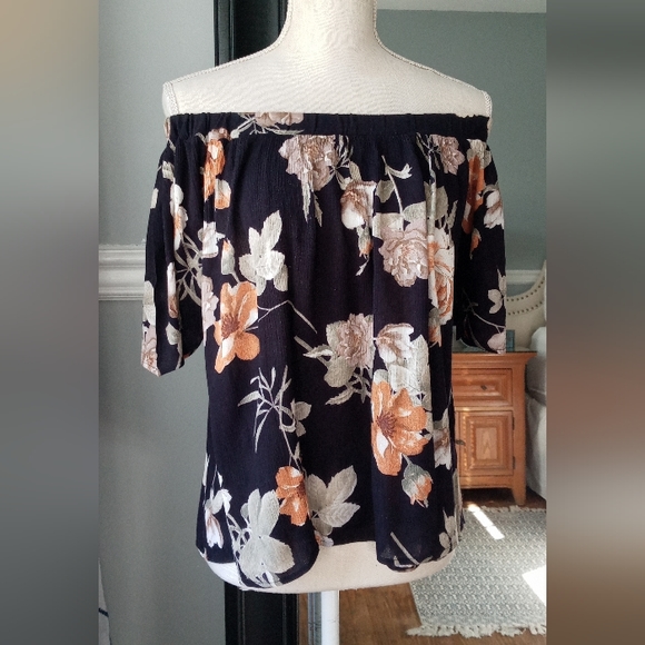 Tops - Off the Shoulder Blouse